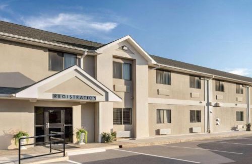 Hearne Hotel | Baymont by Wyndham Hearne