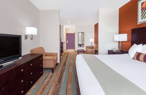 Henderson Hotel | Baymont by Wyndham Henderson