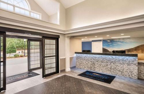 Henderson Hotel | Baymont by Wyndham Henderson Oxford