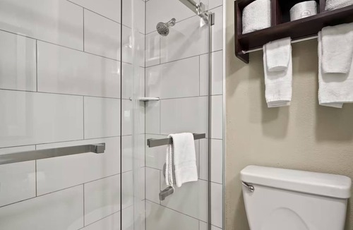 Dupont Hotel | Baymont by Wyndham Henderson Northeast Denver