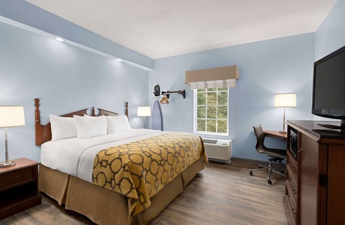 Henderson Hotel | Baymont by Wyndham Henderson Oxford