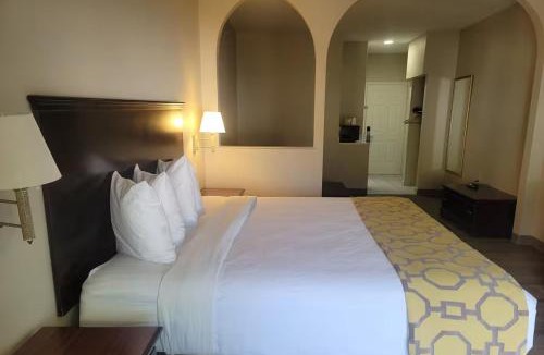 US 290 Hotel | Baymont by Wyndham Houston Brookhollow