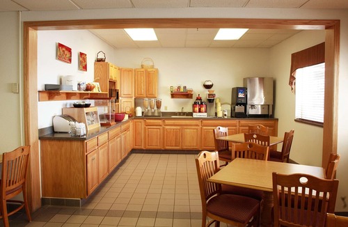 Huron Hotel | Baymont by Wyndham Huron SD