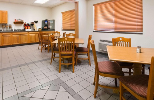 Huron Hotel | Baymont by Wyndham Huron SD