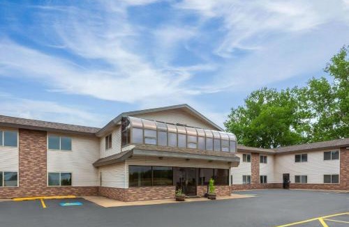 Iron Mountain Hotel | Baymont by Wyndham Iron Mountain