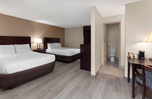 Iron Mountain Hotel | Baymont by Wyndham Iron Mountain