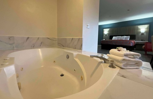 Kent Hotel | Baymont by Wyndham Kent/Seattle