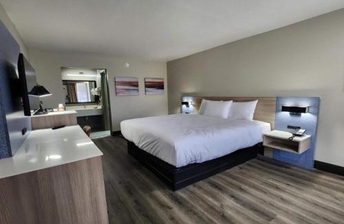 Lafayette Hotel | Baymont by Wyndham Lafayette