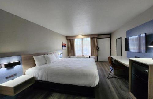 Lafayette Hotel | Baymont by Wyndham Lafayette