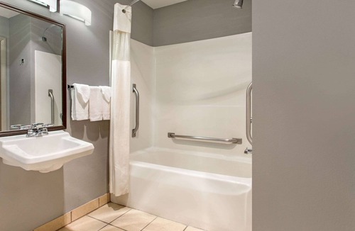 Lancaster Hotel | Baymont by Wyndham Lancaster