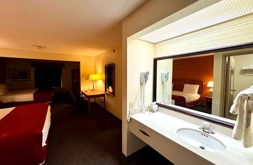 Mason Hotel | Baymont by Wyndham Mason