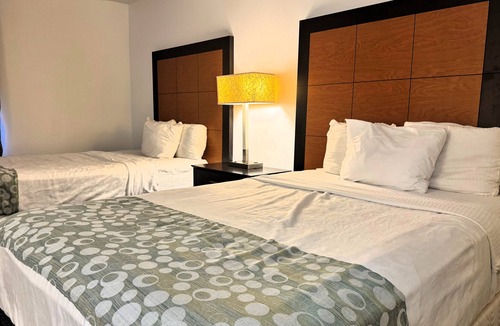 Meridian Hotel | Baymont by Wyndham Meridian
