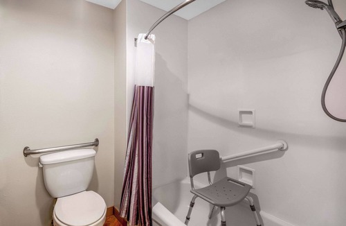 Meridian Hotel | Baymont by Wyndham Meridian