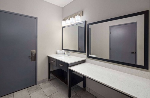 Moses Lake Hotel | Baymont by Wyndham Moses Lake