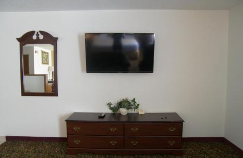 Mount Vernon Hotel | Baymont by Wyndham Mount Vernon Renfro Valley