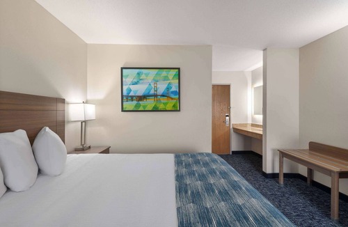 Mount Pleasant Hotel | Baymont by Wyndham Mt. Pleasant