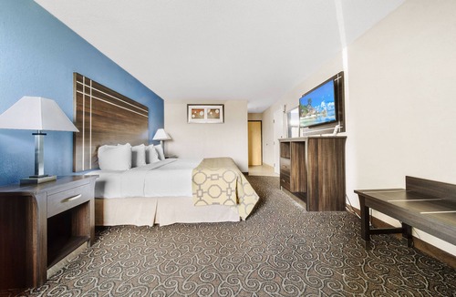Muncie Hotel | Baymont by Wyndham Muncie Near Ball State University