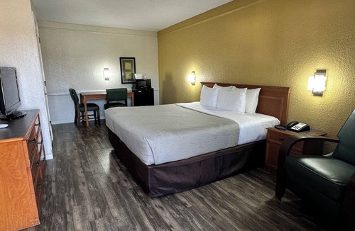 Nacogdoches Hotel | Baymont by Wyndham Nacogdoches Near University
