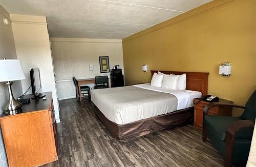 Nacogdoches Hotel | Baymont by Wyndham Nacogdoches Near University