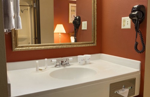 Central Oklahoma City Hotel | Baymont by Wyndham Oklahoma City Airport