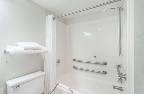 Osage Beach Hotel | Baymont by Wyndham Osage Beach