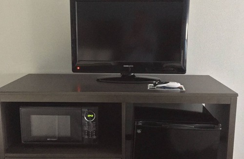 Pella Hotel | Baymont by Wyndham Pella