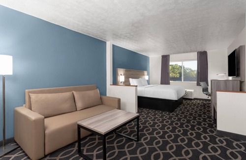 Piqua Hotel | Baymont by Wyndham Piqua