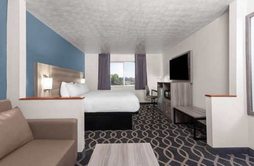 Piqua Hotel | Baymont by Wyndham Piqua