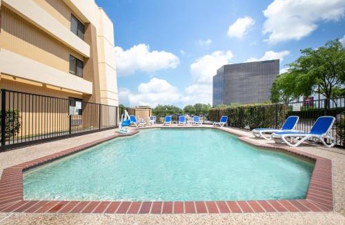 Plano Hotel | Baymont by Wyndham Plano