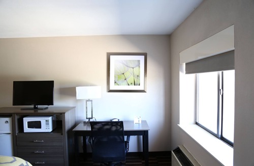 Plano Hotel | Baymont by Wyndham Plano