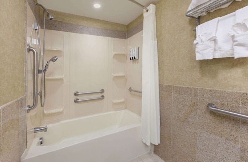 Pompton Plains Hotel | Baymont by Wyndham Pompton Plains/Wayne