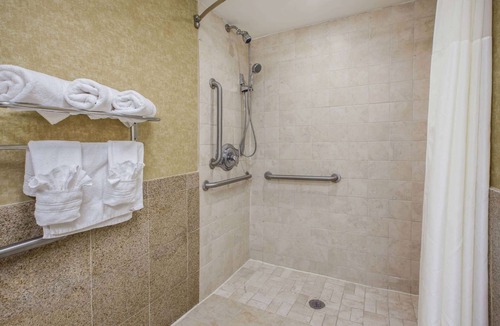 Pompton Plains Hotel | Baymont by Wyndham Pompton Plains/Wayne