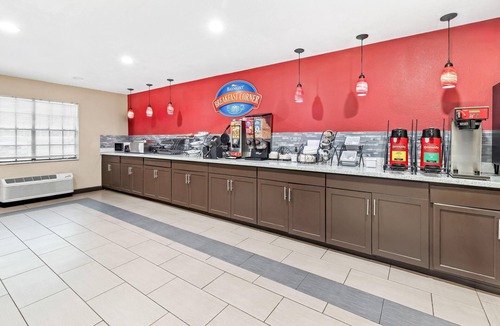 Lakeview  Jefferson County Hotel | Baymont by Wyndham Port Arthur/Groves Area