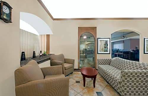 Ira Hotel | Baymont by Wyndham Snyder