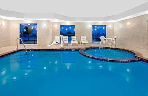 Ira Hotel | Baymont by Wyndham Snyder