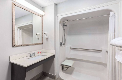 Selma Hotel | Baymont by Wyndham Selma