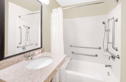 Ira Hotel | Baymont by Wyndham Snyder