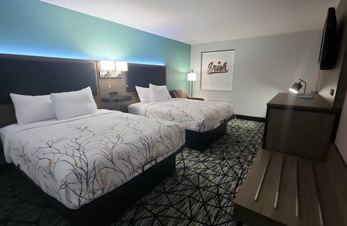Roseland Hotel | Baymont By Wyndham South Bend