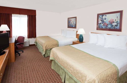 Stevensville Hotel | Baymont by Wyndham St. Joseph/Stevensville