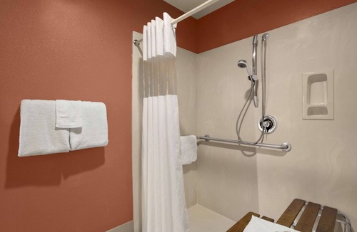 Sullivan Hotel | Baymont by Wyndham Sullivan