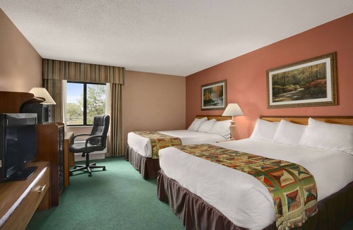 Sullivan Hotel | Baymont by Wyndham Sullivan