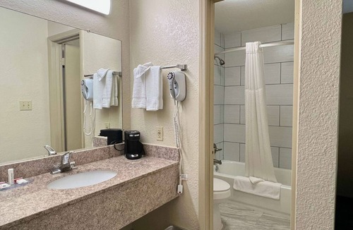 Troy Hotel | Baymont by Wyndham Troy