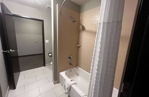College Station Hotel | Baymont by Wyndham College Station