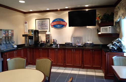 Waterford Hotel | Baymont by Wyndham Waterford/Burlington WI