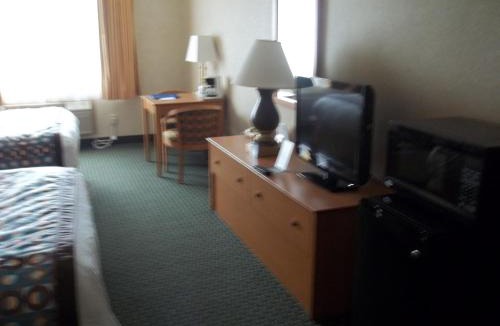 Waterloo Hotel | Baymont by Wyndham Waterloo