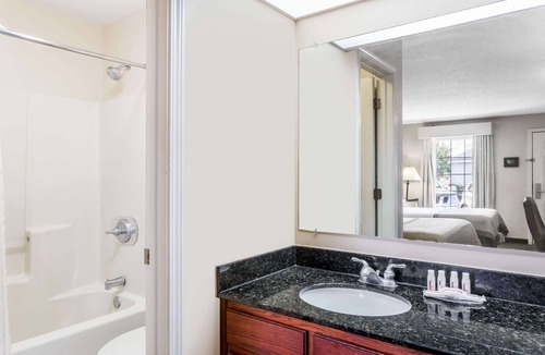 Waycross Hotel | Baymont by Wyndham Waycross