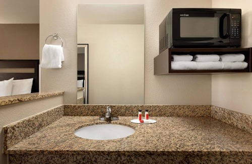 Wellington Hotel | Baymont by Wyndham Wellington