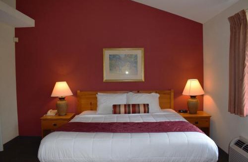 Greenwich Hotel | Baymont by Wyndham Wichita East