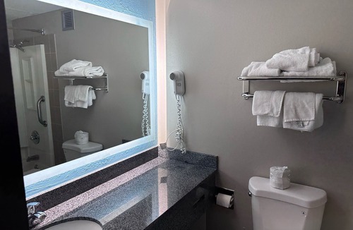 Farmington Hotel | Baymont Inn and Suites by Wyndham Farmington, MO