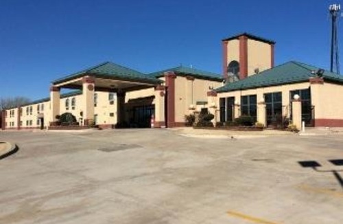 Oklahoma City Hotel | Baymont Inn & Suites by Wyndham Oklahoma City North